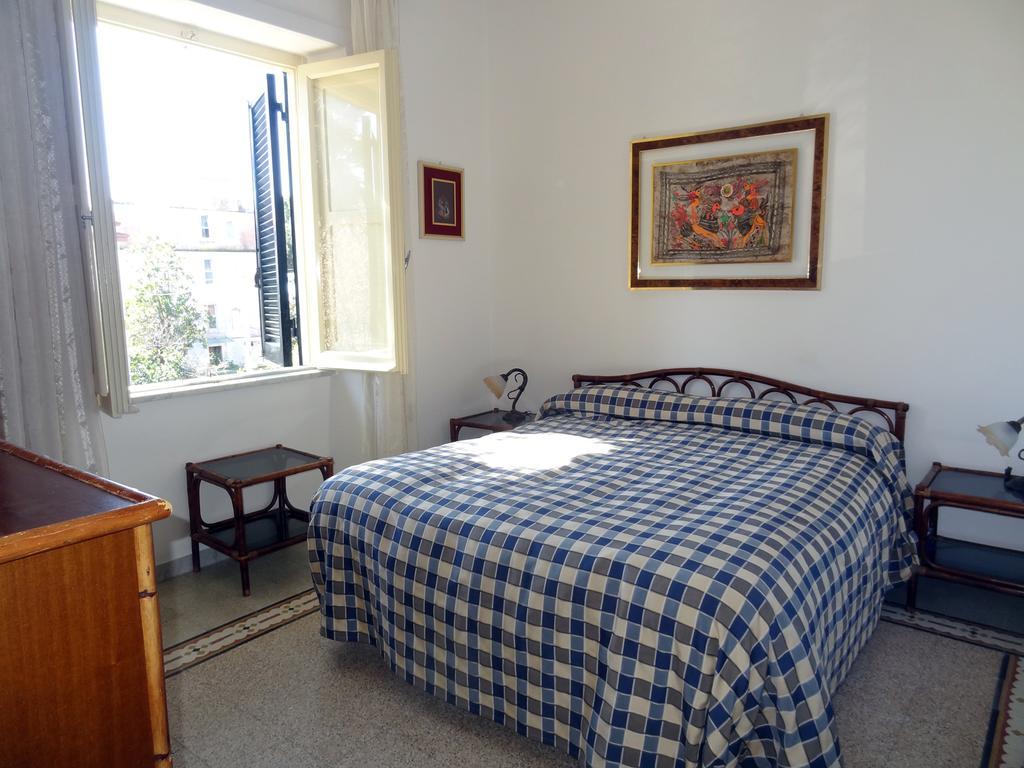 B&B Villa Fantasia Gaeta Szoba fotó