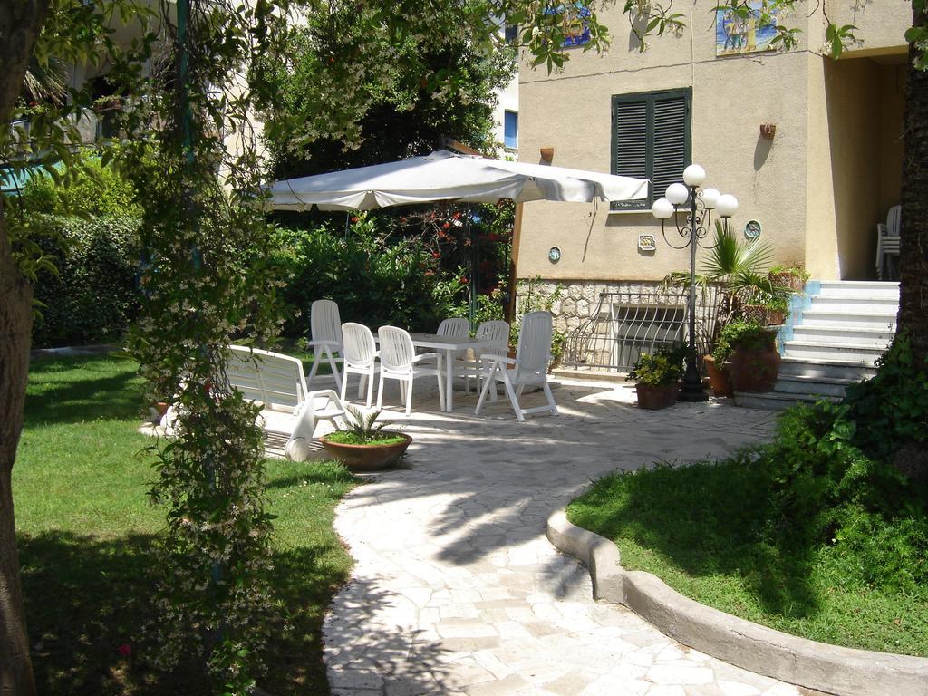 B&B Villa Fantasia Gaeta Kültér fotó