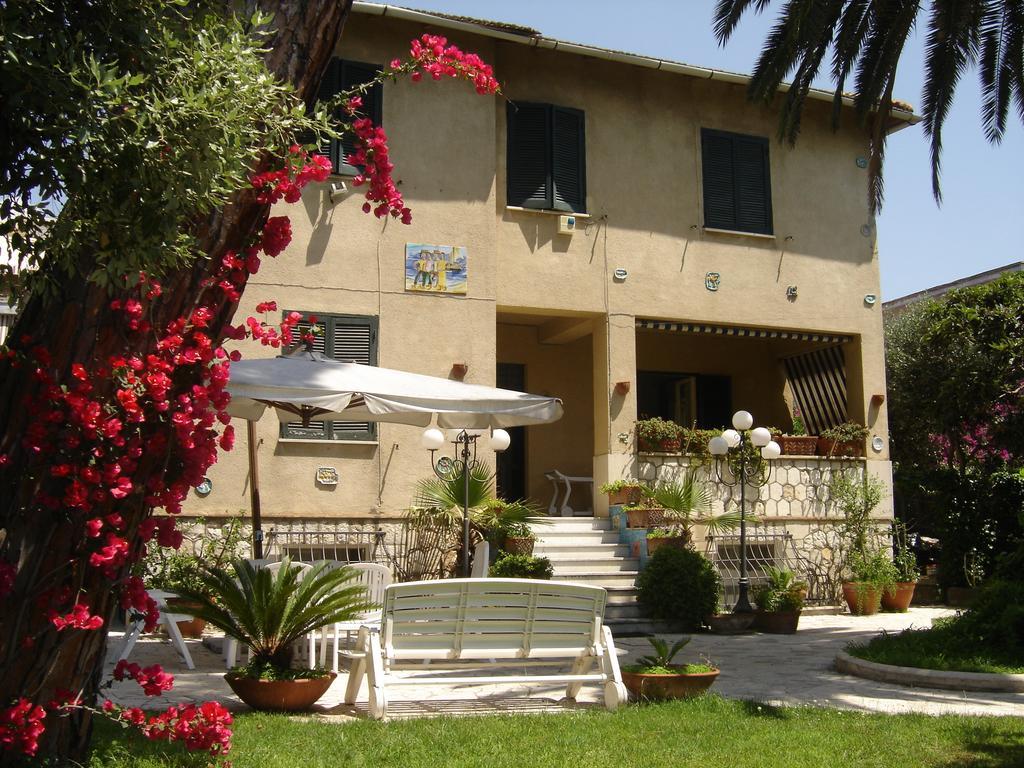B&B Villa Fantasia Gaeta Kültér fotó